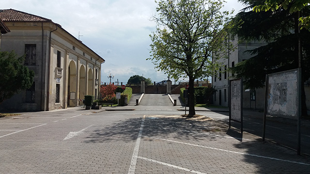 Parcheggio largo Cavalieri di Vittorio Veneto